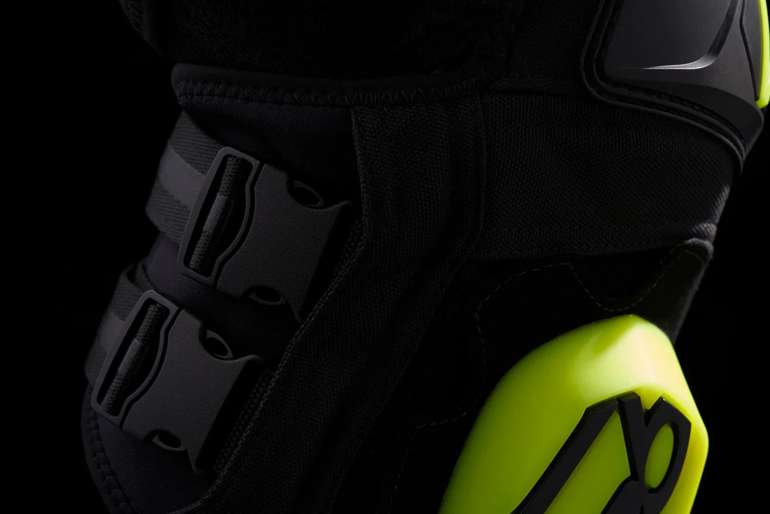 ICON Cloverleaf 2 Knee Pads